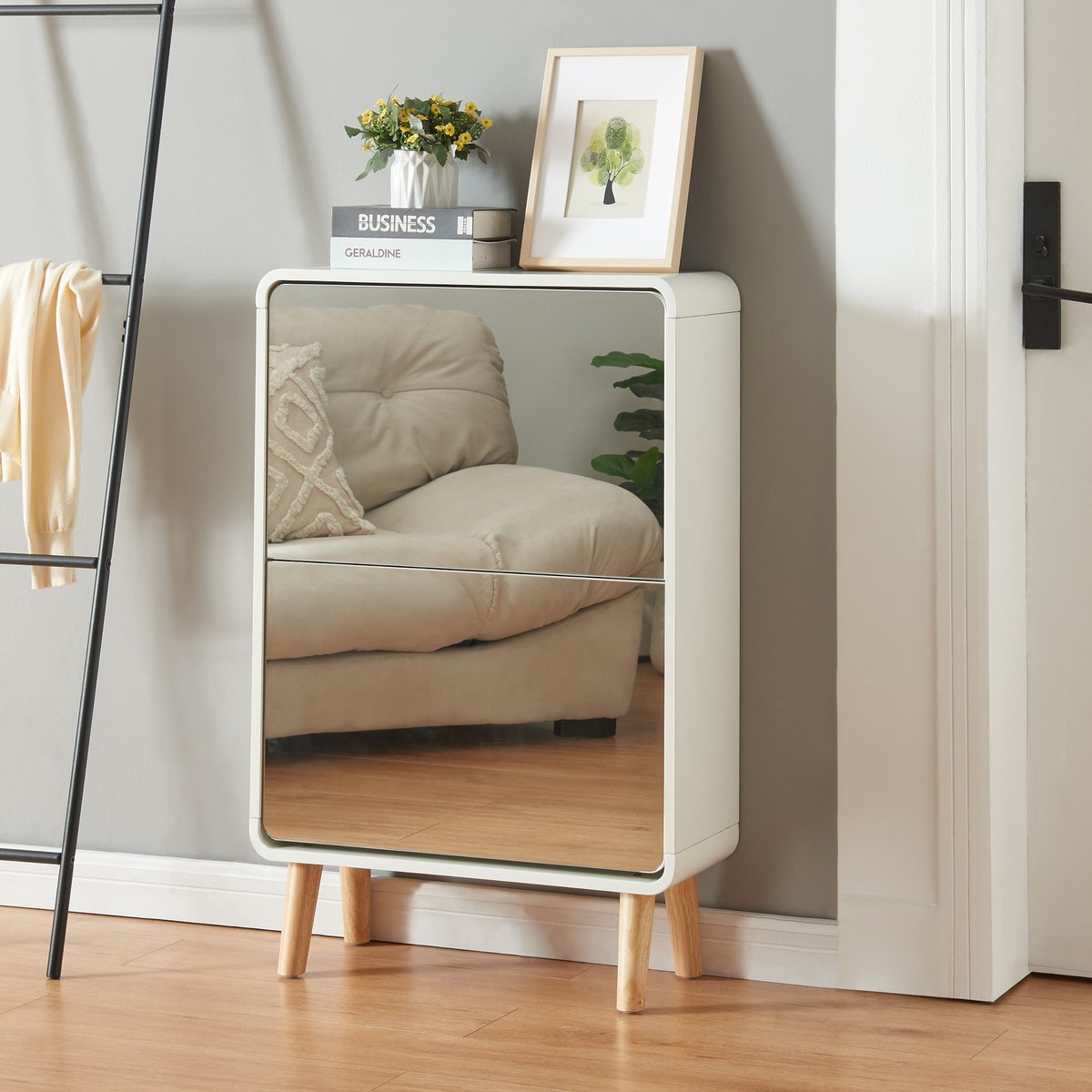 Schoenenkast Aure met 2 spiegels en 2 vouwdeuren wit [en.casa] (4059438889837)