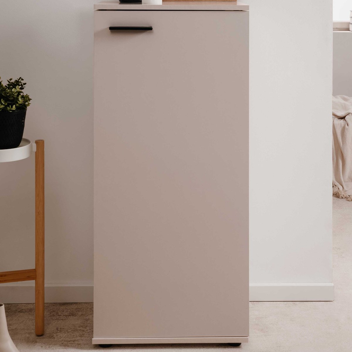 Schoenenkast Satine - 50x34x110cm - 1 deur - beige - Finori - Schoenenkast - Beige - Melamine; Spaanplaat (4251182717262)