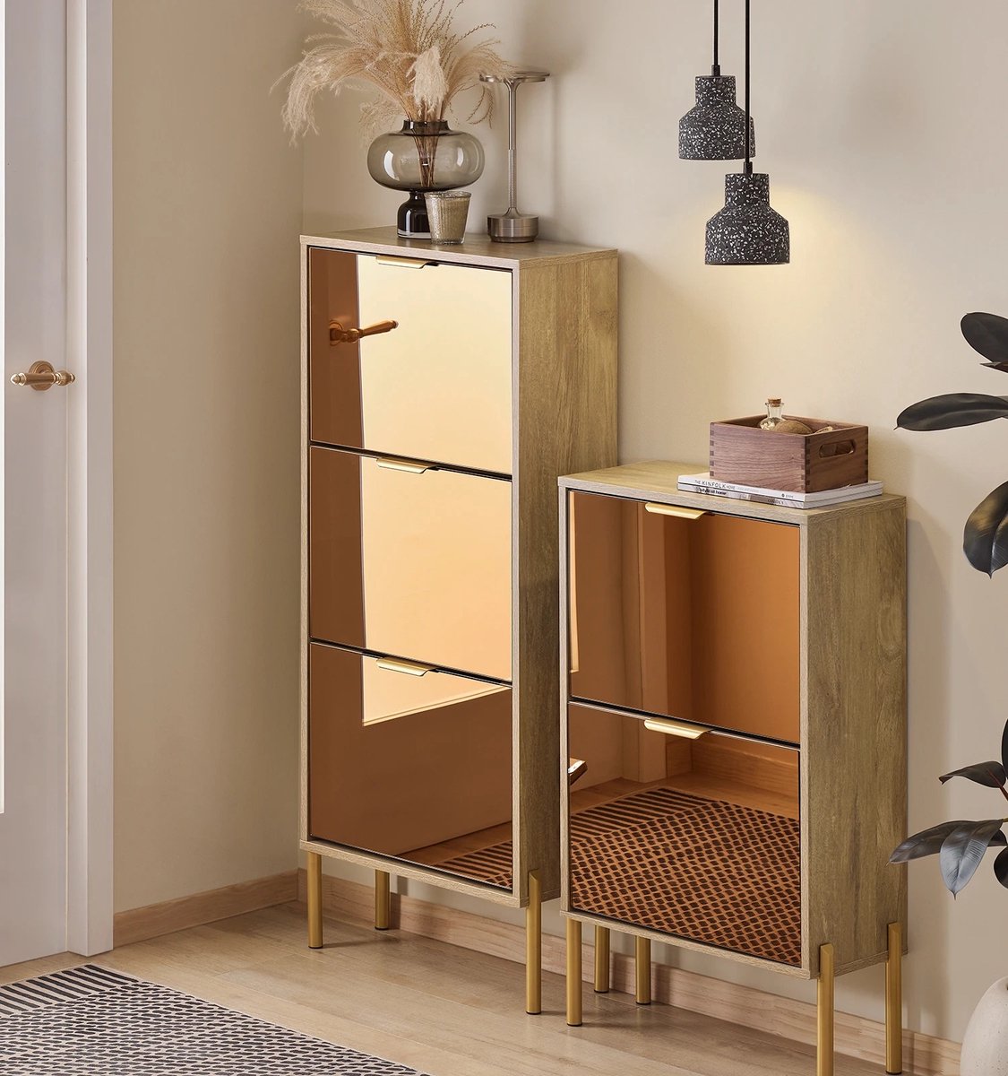 Schoenenkast - Schoenenrek - Gangkast - 55x24x124 cm - 3 Uitschuifbare Vakken - Spaanplaat/Glas - Goud - Smal - Modern - Voor Hal & Slaapkamer - Goud (8721249079139)