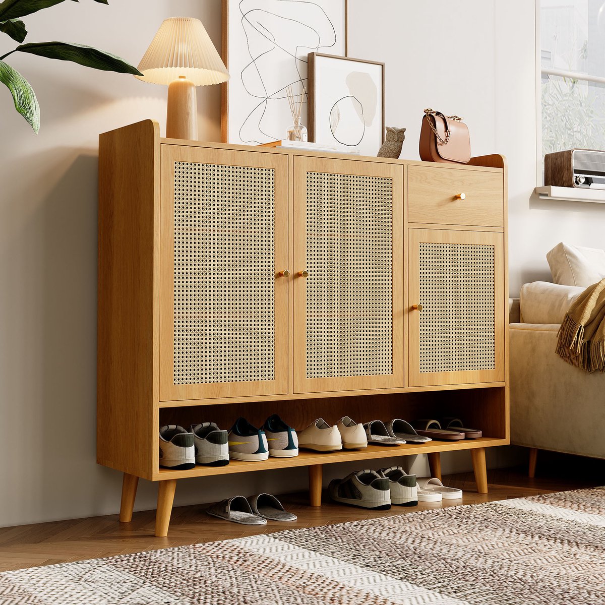 OKWISH Schoenenkast - Schoenenmeubel 3 Deuren 1 Lade - 5 Legplanken - 120x35x106 cm - Spaanplaat Lichtbruin - Magnetische Deuren Met Metalen Handgrepen En Massief Houten Poten - Kantelbeveiliging (4070861539021)