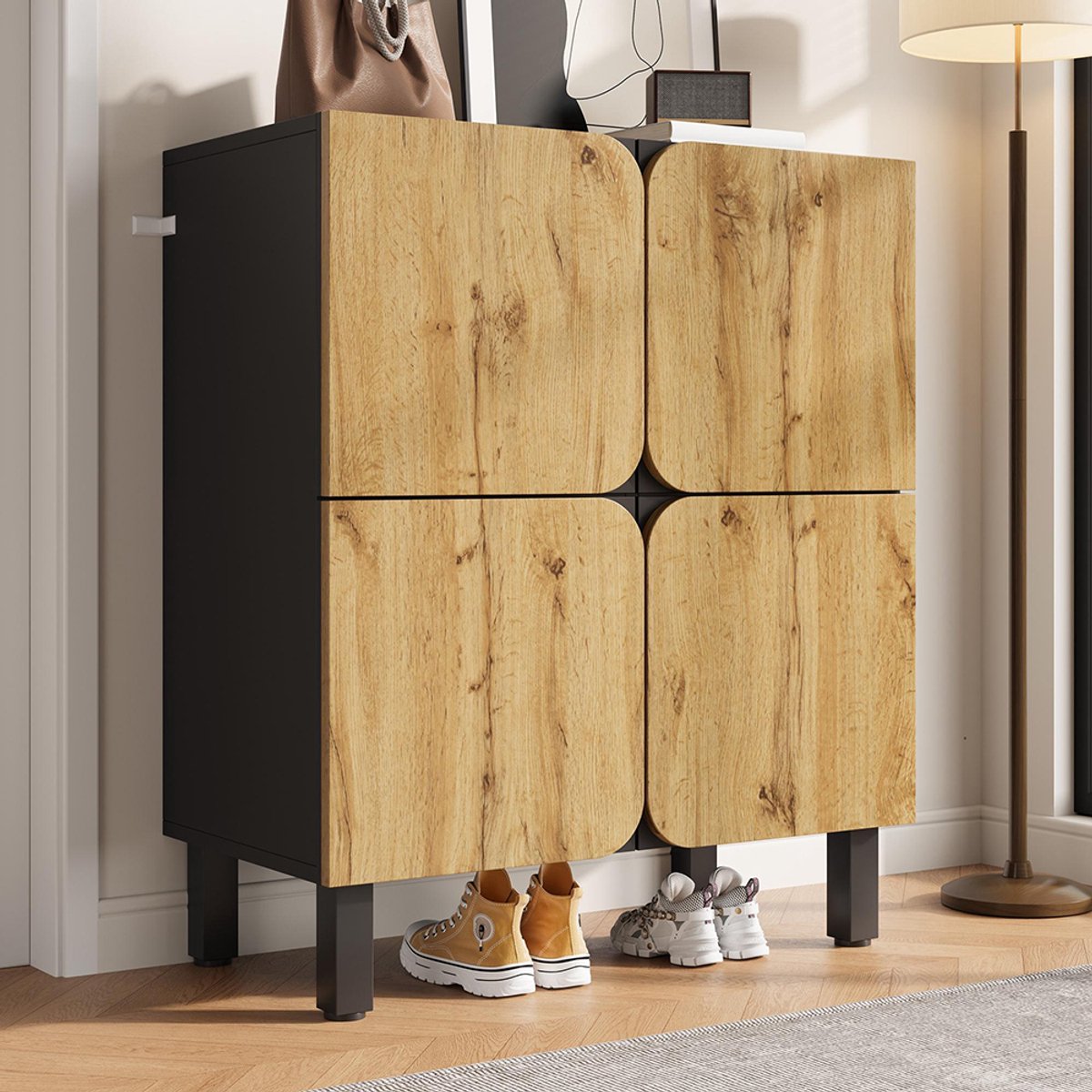 BLACKCOLORS Deze schoenenkast met uniek design heeft vier deuren, verstelbare planken, zwarte ijzeren poten en gebogen deuren. (7861452255829)